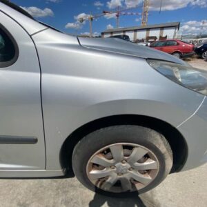 Aile avant droit PEUGEOT 207 PHASE 1 BREAK Essence