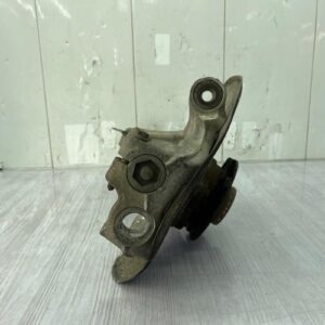 Fusee avant gauche AUDI A4 3 AVANT PHASE 1 BREAK Diesel