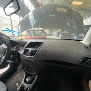 Tableau de bord PEUGEOT 206+ Essence
