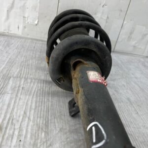 Amortisseur avant droit FORD FIESTA 5 PHASE 1 Essence
