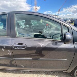 Porte avant droit TOYOTA YARIS 2 PHASE 1 Essence