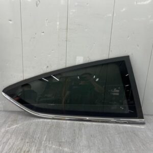 Custode arriere droit FORD FIESTA 6 PHASE 2 Essence